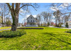Westport 1BR 2BA, Welcome to The Victorian Downtowner!