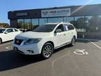 Used 2013 Nissan Pathfinder for sale.