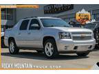 2012 Chevrolet Avalanche LTZ 4X4 CREW CAB / CLEAN CARFAX LOW MILES / LOADED -