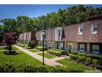 Villa Dest Dr Apt E, Coram, Flat For Rent