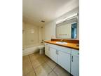 Lake Dr Apt,doral, Condo For Rent