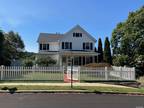 School St, Oyster Bay, Home For Rent