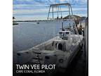 26 foot Twin Vee pilot