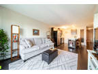 Modern 2-Bed, 2-Bath Condo in Charlesworth Ã¢ Prime