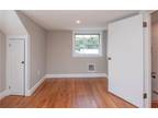 E Main Rd, Portsmouth, Home For Rent