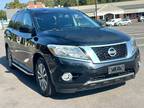 Used 2016 Nissan Pathfinder for sale.