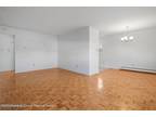 Spring Lake Gardens Ct Unit,spring Lake, Flat For Rent