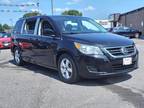 2010 Volkswagen Routan SEL