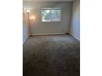 room available / bills incuded in rent
