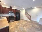 Ashwood Rd Unit B, Port Washington, Home For Rent