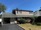 Ash Ln, Hicksville, Home For Rent