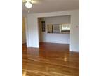 W Emerson St Apt,melrose, Flat For Rent