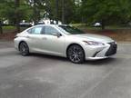 2025 Lexus ES 300h 300h