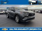2022 Toyota Highlander Hybrid Platinum