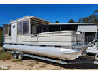 2003 Sun Tracker Party Hut 30
