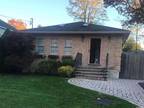 Front Dr, Huntington Station, Flat For Rent