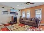 Robin Ln, Levittown, Home For Rent
