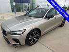 2024 Volvo S60 B5 Core Dark Theme