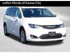 2020 Chrysler Pacifica White, 50K miles