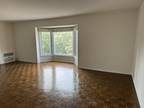 Archbury Ln Apt E, Park Ridge, Condo For Rent