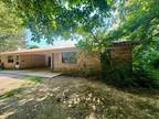 W Double Springs Rd, Fayetteville, Home For Rent