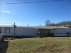 2000 Oakwood VA, GLADE SPRING - 2000 OAKWOOD single section for sale.