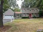 Monroe Dr, Mahwah, Home For Rent