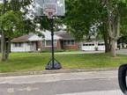 Gibb Ln, Islip, Home For Rent