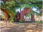 North Admiral Tudor - 4 bedrooms + den