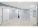 Livingston Ave Unit House, Lyndhurst, Home For Rent