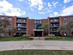 E Central Rd Unit B, Arlington Heights, Condo For Rent