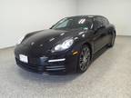 2016 Porsche Panamera 4 Edition