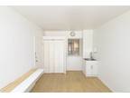Th Ave, Elmhurst, Flat For Rent