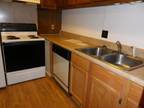 Great Location! 2 Bedroom Townhouse Apartment
