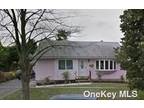 South Ct, Hicksville, Home For Rent