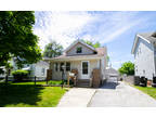 Fantastic 3BR/1.5BA in West Toledo! Beautiful Hardwoods, Updated Kitchen an...
