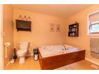 County Road,bloomfield, Farm House For