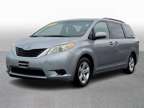 2013 Toyota Sienna LE 8 Passenger