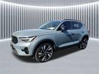 2023 Volvo XC40 B5 Ultimate Dark Theme