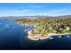 8 Homes away from the Lake, with SUITE.