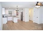Th Avenue Ct Ne, Hickory, Condo For Rent