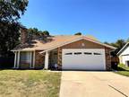 2518 Fallcreek Street Arlington Texas 76014