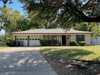 2111 Laura Lane Arlington Texas 76010