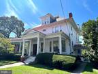 S Samuel St Apt C, Charles Town, Flat For Rent