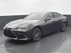 2025 Lexus ES