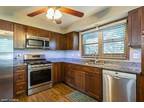 W Ivy Ln Unit C, Arlington Heights, Condo For Rent