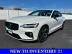 2022 Volvo S60 B5 R-Design