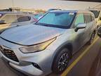 2021 Toyota Highlander Silver, 34K miles