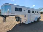 2013 Platinum Coach Silver 3 Horse 4' Short Wall, SUPERCLEAN!