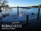 22 foot Robalo R222